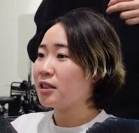 【大変身】くせ毛を活かしたカットを希望の女性「アイロンなしで簡単にスタイリングできる」ショートウルフに大胆イメチェン！