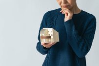 増える高齢者単身世帯【70歳代】おひとりさま「平均貯蓄額」はいくらか「厚生年金と国民年金」の平均年金月額とは