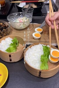 彩り豊かな【サルサソースのせ鶏肉弁当】が綺麗で素敵！華やかな仕上がりに思わずうっとり