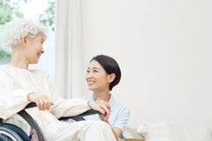 【介護保険】要支援と要介護の違いは？利用できるサービスや支給限度額を解説