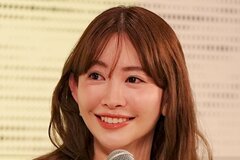 37歳 小嶋陽菜 スタイル抜群！馬コスプレにSNSメロメロ「神々しい」「こんな美しい馬…」「クオリティ高すぎる」