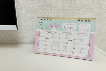 セリア】110円〈マイメロ卓上カレンダー〉毎月イラストが変わって記入