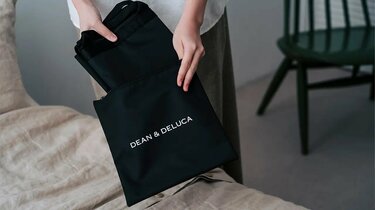 2025年　DEAN & DELUCA トラベルバッグ 再生ナイロンブラック新品 4月1日9時発売＞トラベルバッグ 再生ナイロンブラック| DEAN