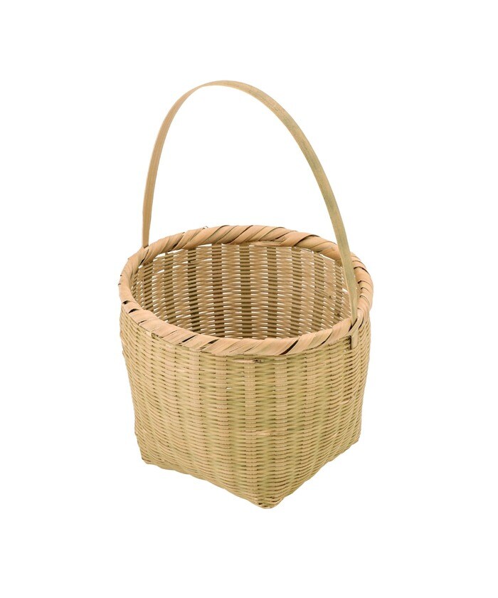 置くだけで絵になる持ち手付きのかご