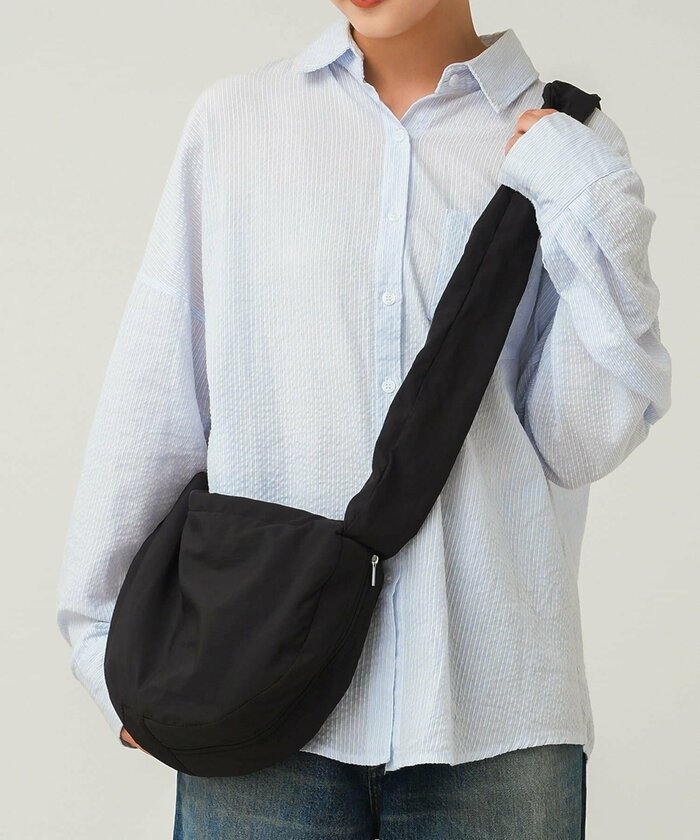 性別を問わず様々な服装に合わせやすい外観に仕上がっています