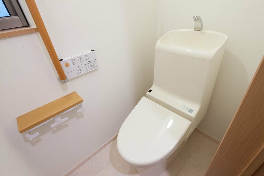 新居のトイレの鍵をよく見てみたら…開閉の度に起こる変化が「うちにもある！」と25万いいね