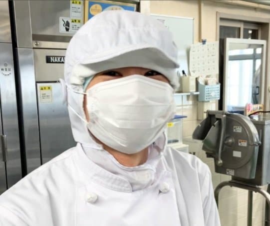【学校給食】「なぜあなたは給食調理員に？」サブチーフになった「25歳給食男子」に本音インタビュー！新人サブチーフに全力エール！