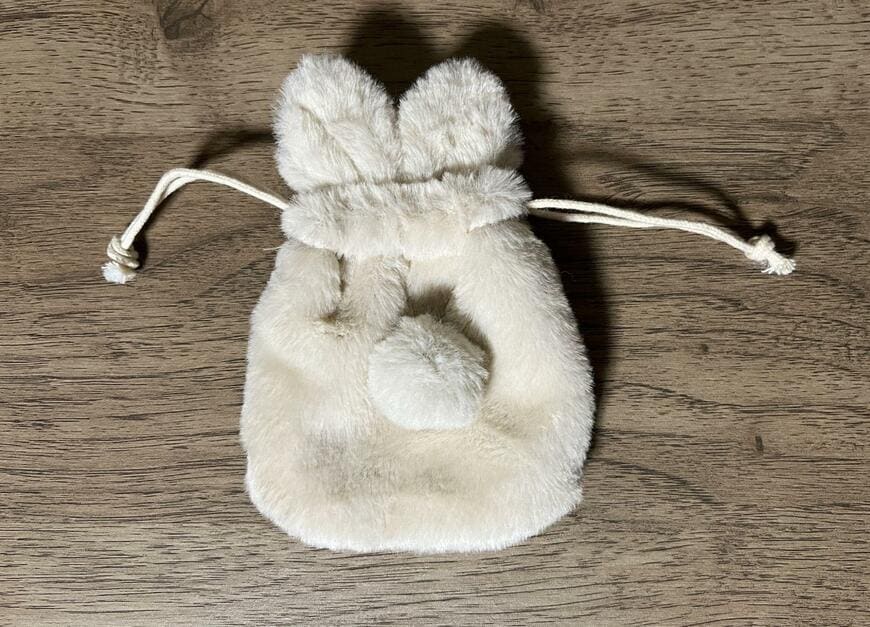 筆者撮影（セリア、ラビット巾着袋 巾着ポーチ ナチュラルカラー）