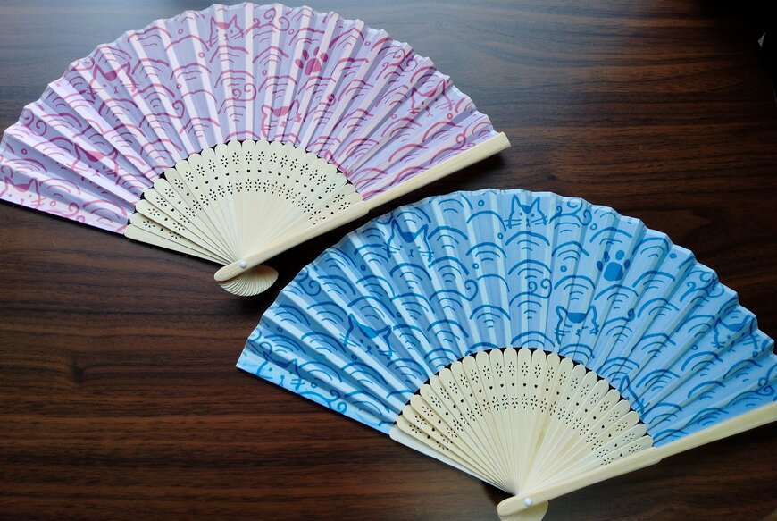 筆者撮影（セリア、モダン扇子　猫青海波柄）