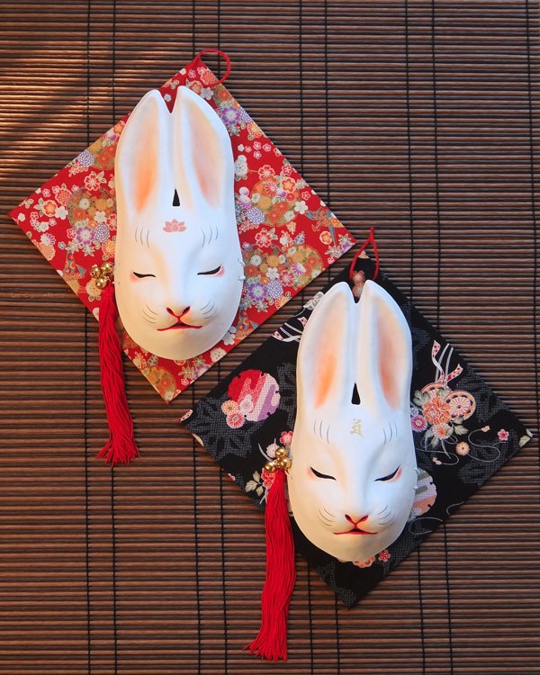 張り子で作った狐面