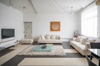 猫ちゃんの写真が無限に続く不思議なカレンダー　「合わせ鏡のようなデザイン」に驚きの声が続出 