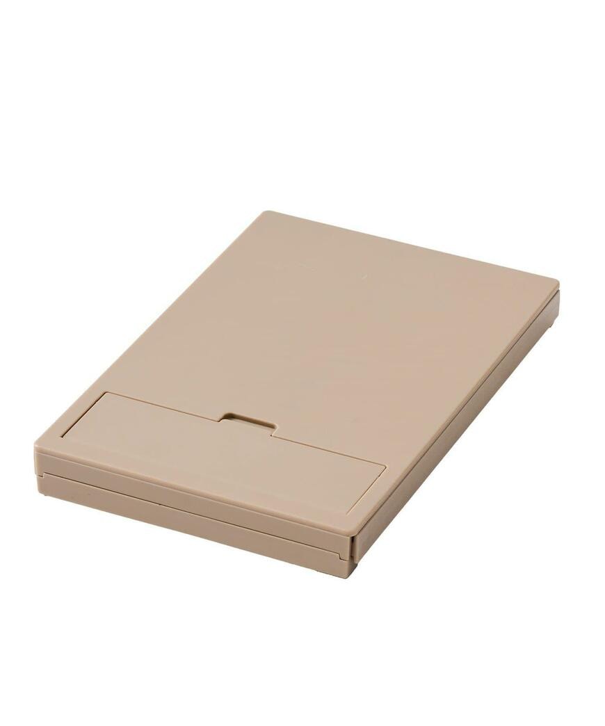 出所：パルグループ公式ファッション通販サイト 3COINS ブックスタンド