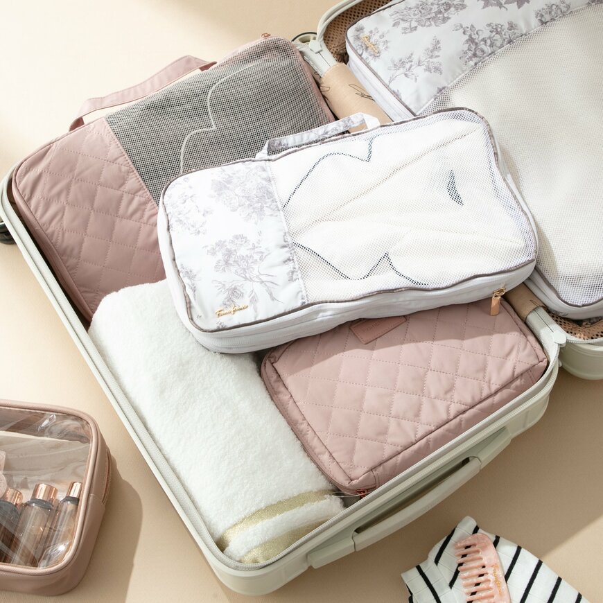 中身を確認しやすい片面メッシュのデザインです／出所：株式会社Francfranc