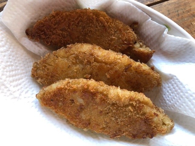 業務スーパー『白身フライ』揚げたて！（筆者撮影）