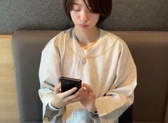 ホテルで朝早く起きてしまった時はどうする？「ローカル番組見てる」「家より快適に寝られる」などの声
