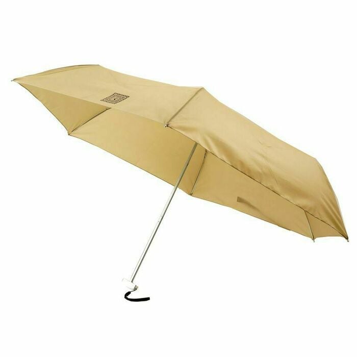 バッグに入れやすいフラットタイプの折りたたみ傘