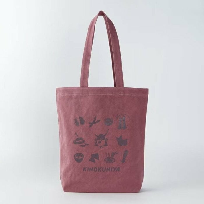 「スモークピンク」は甘すぎず上品な色合い