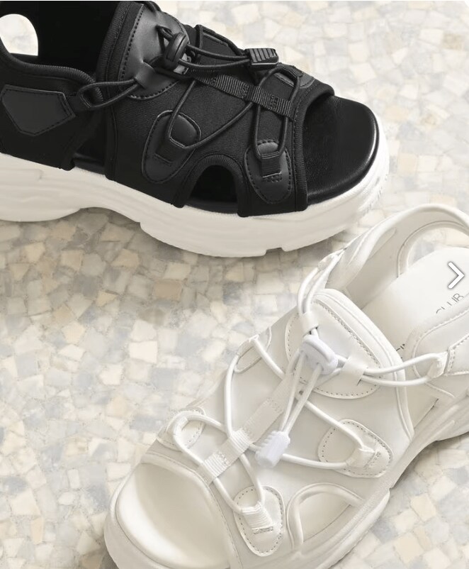 フィット感を微調整できるコード付き