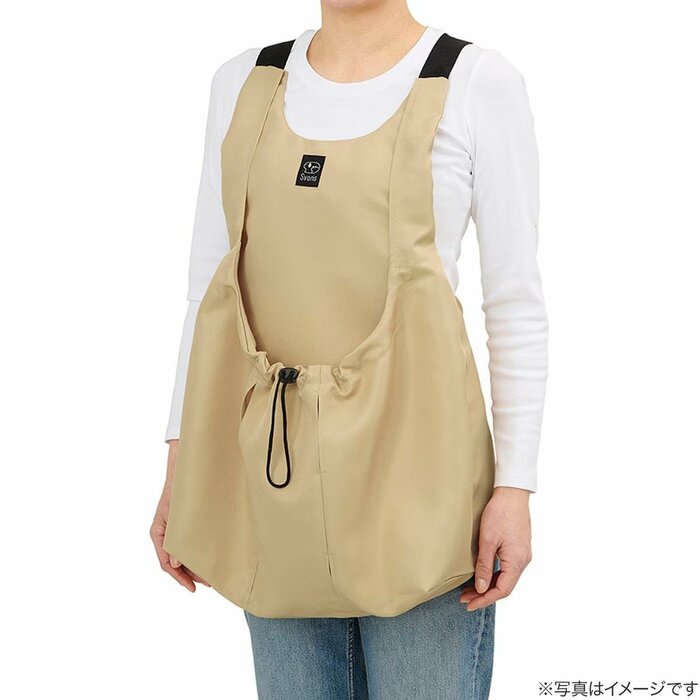 厚めでしっかりとした、さらりとした手触りのツイル生地を使用