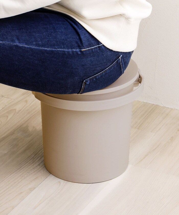 外遊び用のバケツや簡易スツールにするなど用途はさまざま