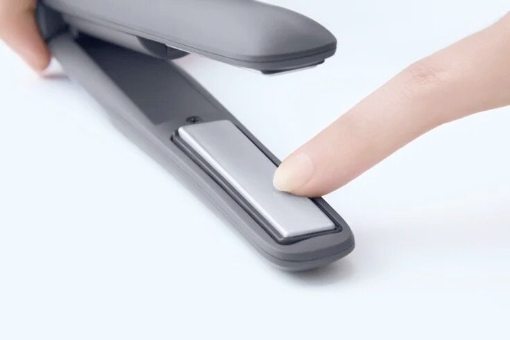 出所：株式会社Ｉ－ｎｅ　SALONIA　コードレス ストレートヘアアイロン