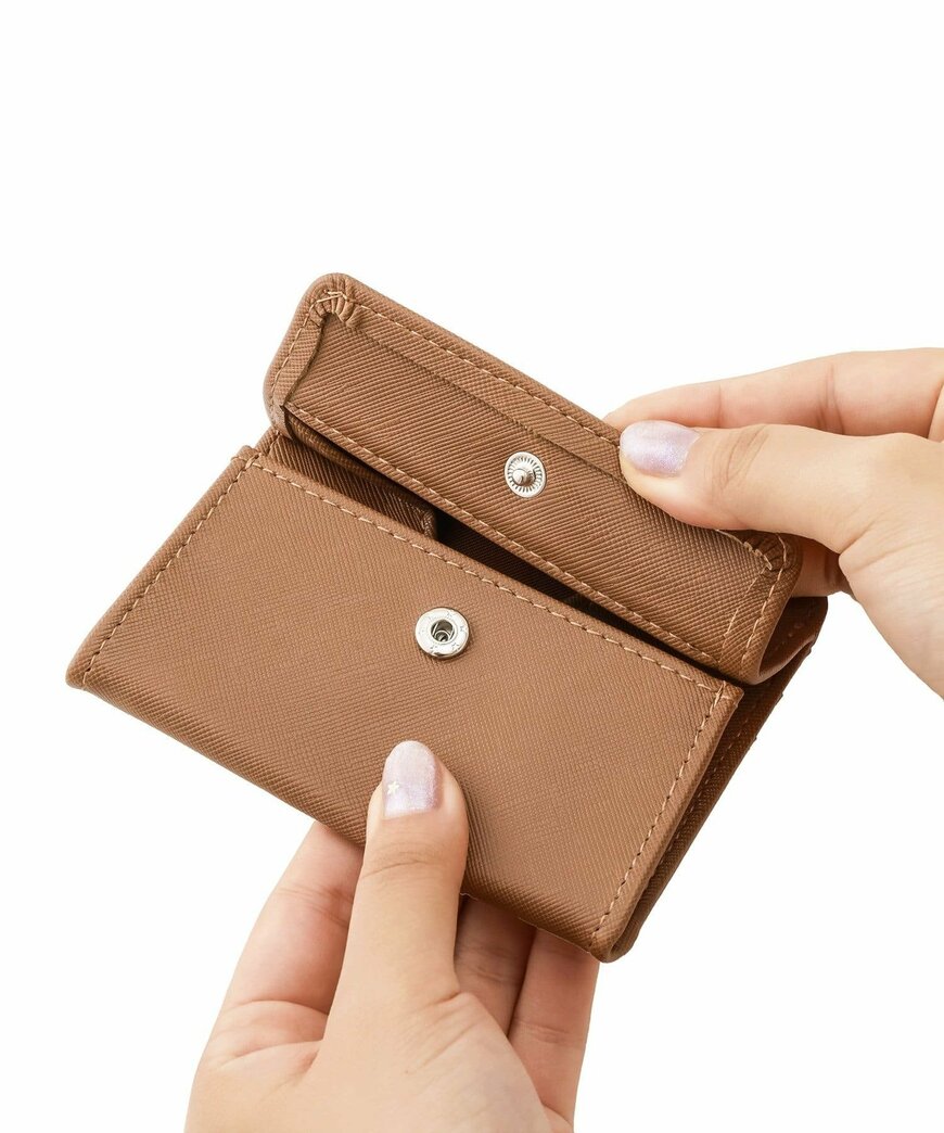 出所：3COINS公式　極薄ミニウォレット