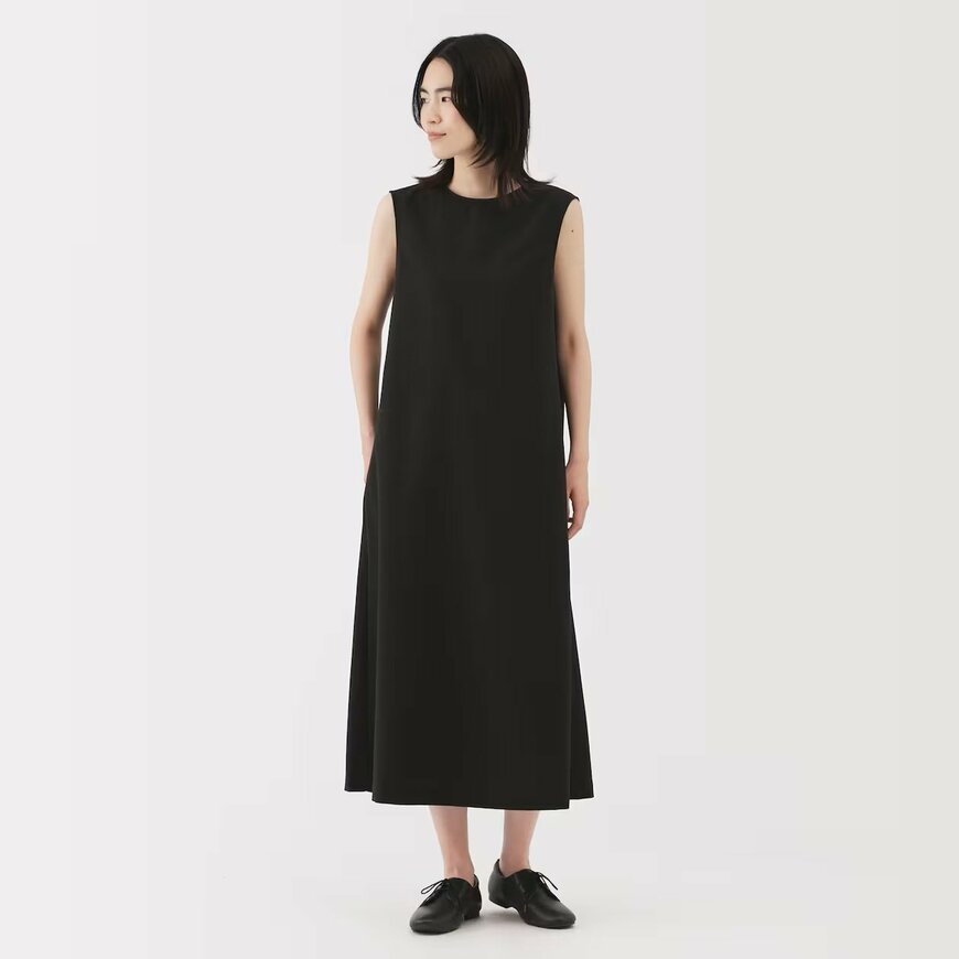 風を通す ストレッチサッカー スリーブレスワンピース