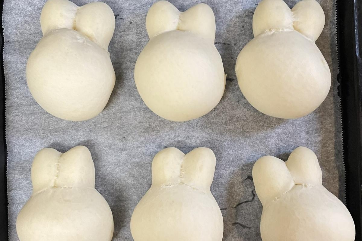 白いパンで作ったキャラクターパンが「老化」　老いてもかわいい「ミッフィーパン」がSNSで話題