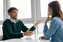 「男は何歳でも結婚できる」…20代女性を狙う40代男性のアプローチは「公害」