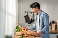 【スパダリ爆誕】料理上手のできすぎ夫との「お家休日」　手際の良さに思わず二度見