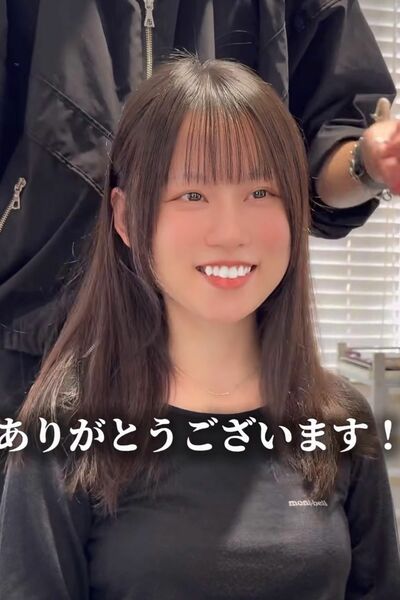 仕上がりに嬉しそうな女性