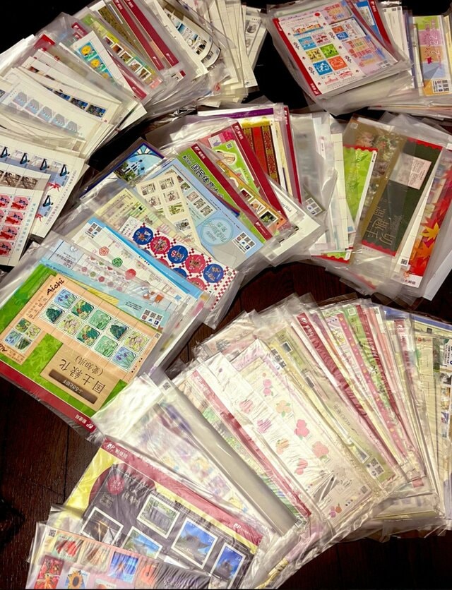 曽祖父が遺した「1000以上の切手シート」 とんでもない光景に「マニアが喜びそうな品揃え」