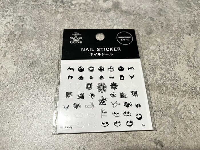 110円(税込)で購入できるネイルシート(モノクロ)