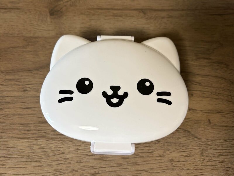 セリア、ランチボックス 350ml ネコダイカット筆者撮影写真