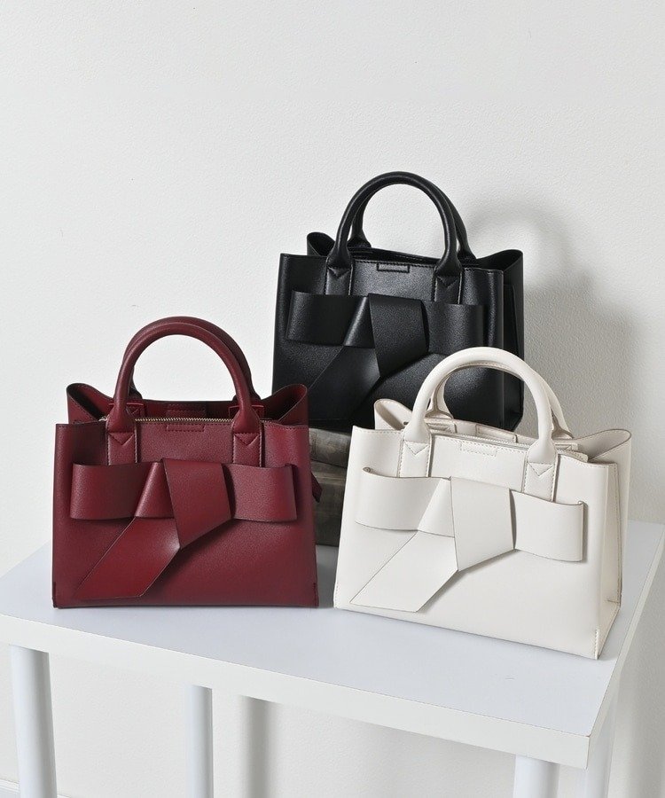 出所：ハニーズ公式　両あおりリボン風バッグ