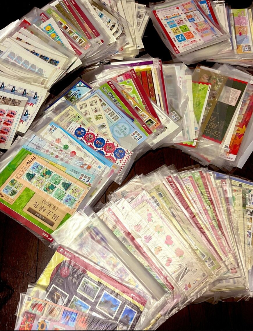 曽祖父が遺した「1000以上の切手シート」　とんでもない光景に「マニアが喜びそうな品揃え」