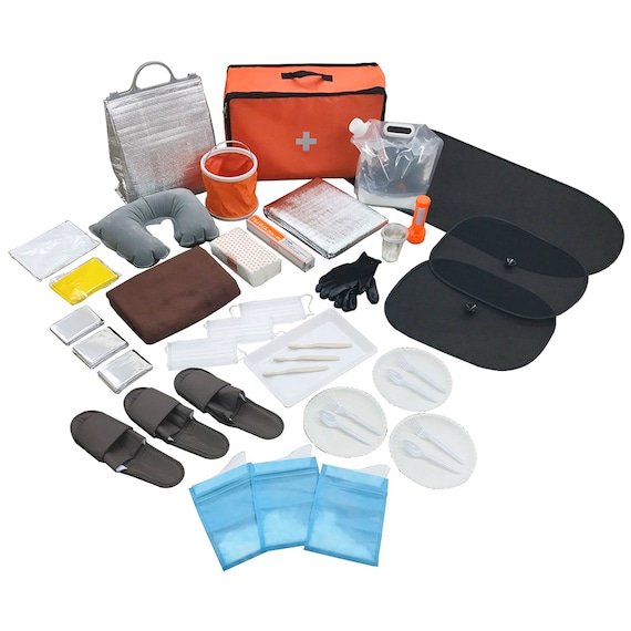 出所：ニトリ公式　防災用品25点（YSB-25 車中泊用セット）