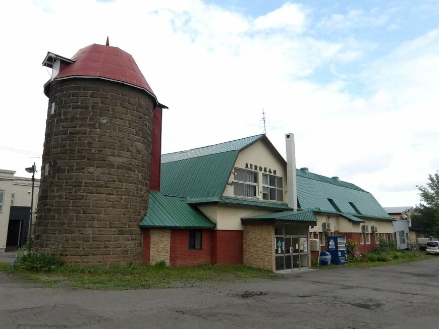 北海道・札幌市の東月寒白樺会館で見つけたユニークな看板　絶妙な一言に「黄色い着物の方」を思い浮かべてしまう