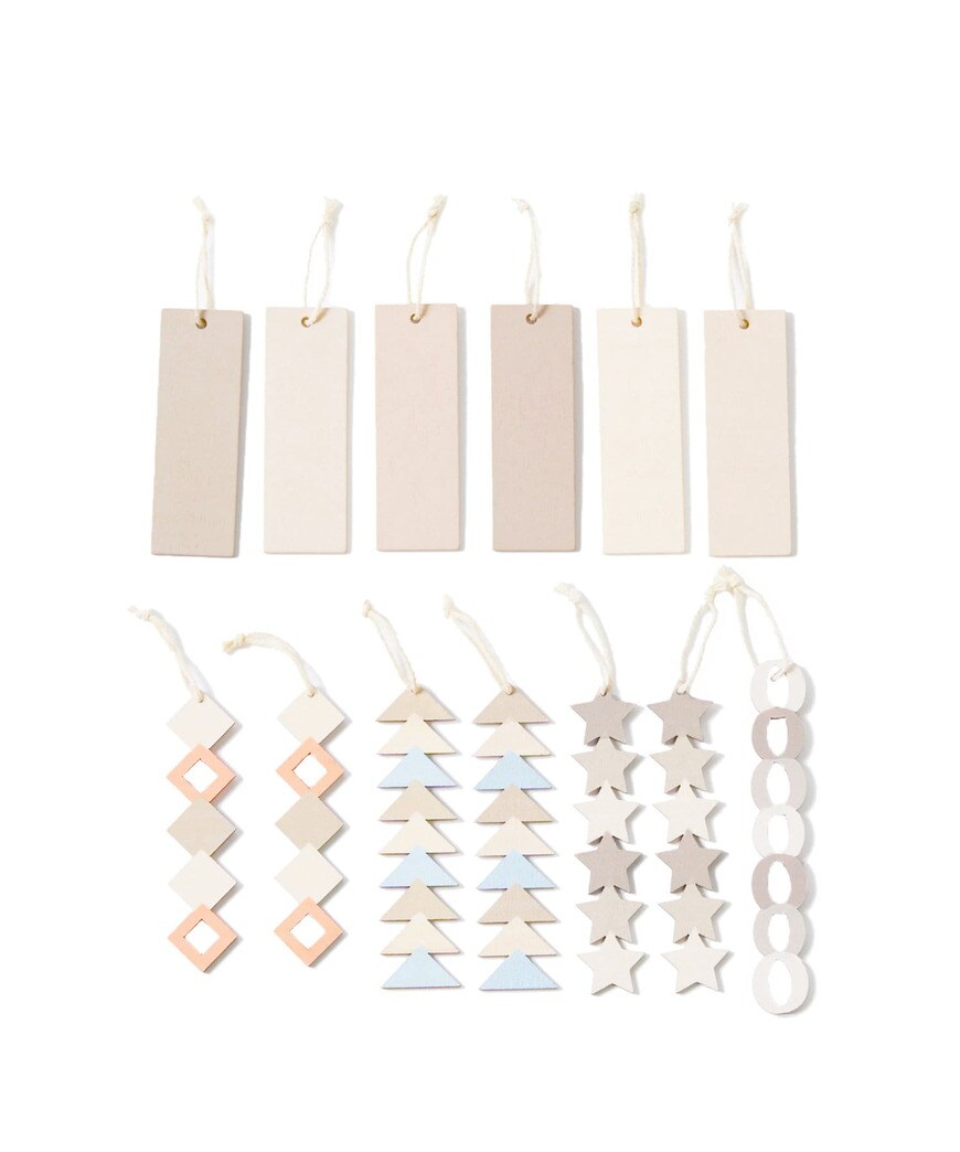 出所：パルグループ公式ファッション通販サイト 3COINS 【七夕】オーナメント付き光るタペストリー