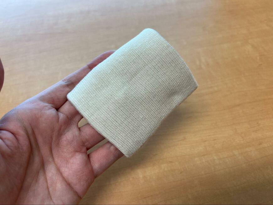 筆者撮影（セリア、リストバンドポーチ）