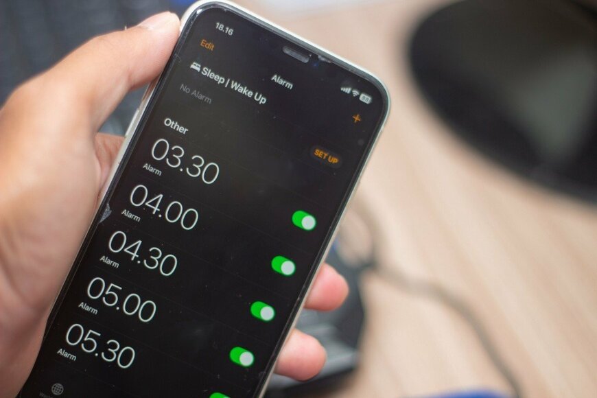 スマホのアラームを設定