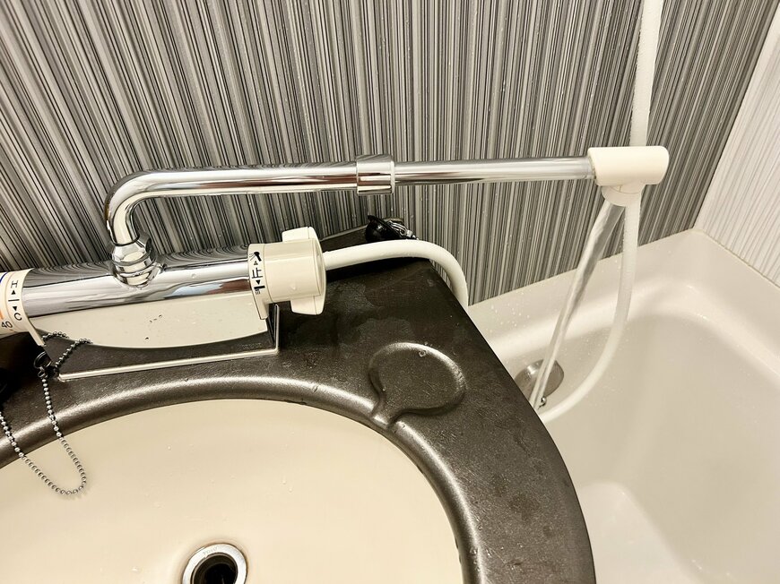 パイプが伸縮する蛇口