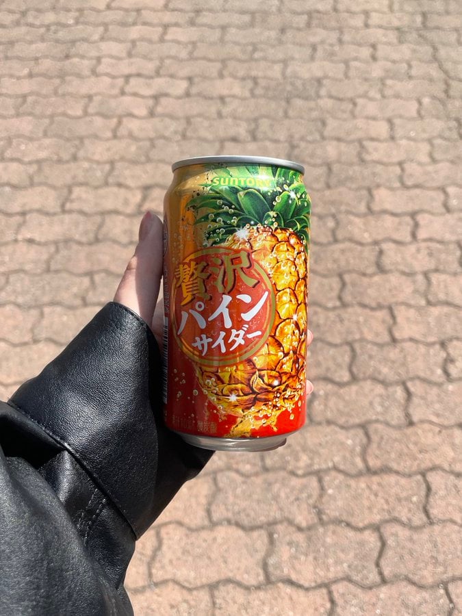 バス停で飲んでいた缶ジュース