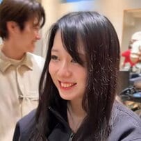 「髪型迷子の女性」が全部お任せで大胆イメチェン　モード系の仕上がりに思わず「とてもいいです」