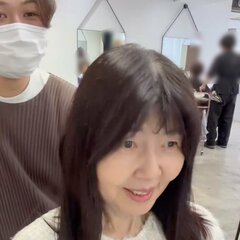 「おでこが狭い」悩みをカバーしたい女性。洗練された印象アップに「10歳以上若返ってる」と絶賛の声