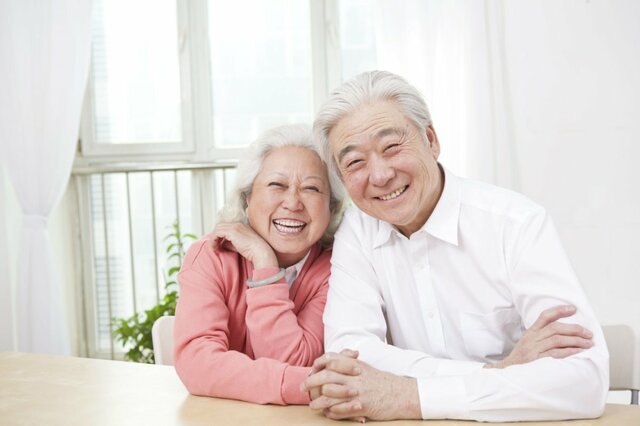 次の年金支給日は4月15日（月）！厚生年金「月額30万円超」もらうには年収いくらあればいい？