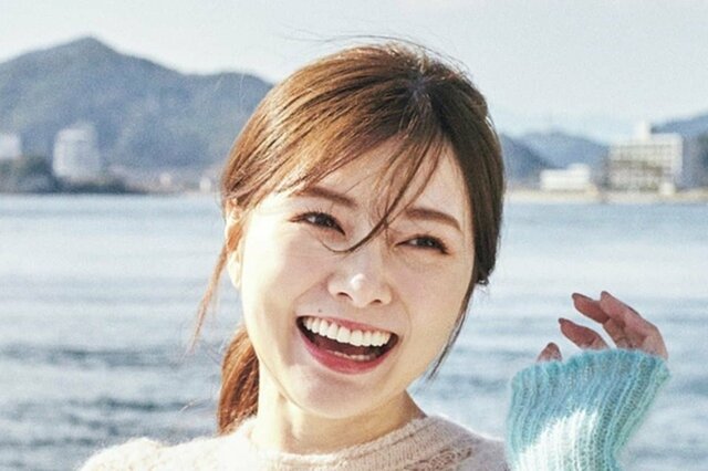 33歳 白石麻衣 ノースリ姿のオフショにSNSうっとり「世界一美しい…」「天使がいた」「ギャルみある」