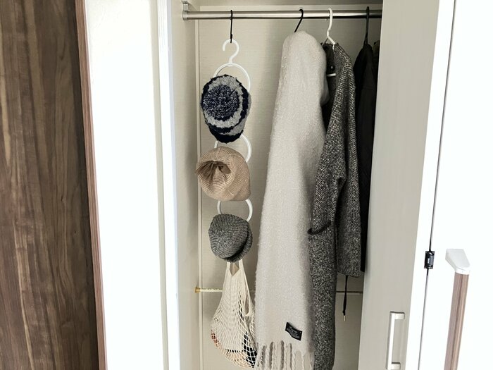 ニット帽をそれぞれ「帽子ハンガー」にかけて収納してみました!