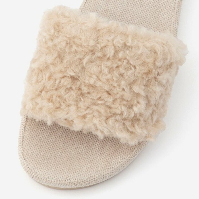 あたたかな印象と抜群の履き心地が楽しめる