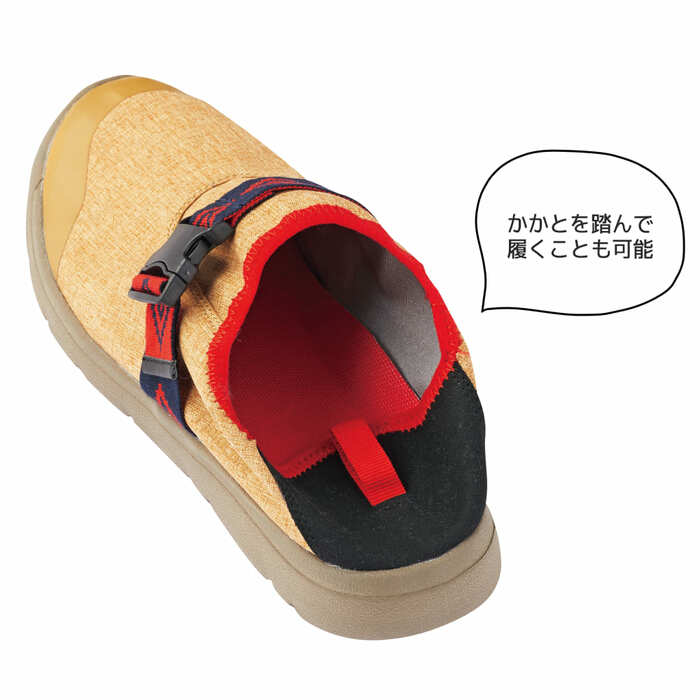 「脱げてしまいやすさ」を解消してくれる甲のベルト付き